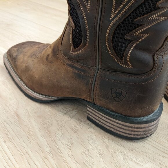 Ariat Hybrid VentTEK Western Boot Men's Sz 9.5 Distressed Tan 10031454 Square - Picture 8 of 16